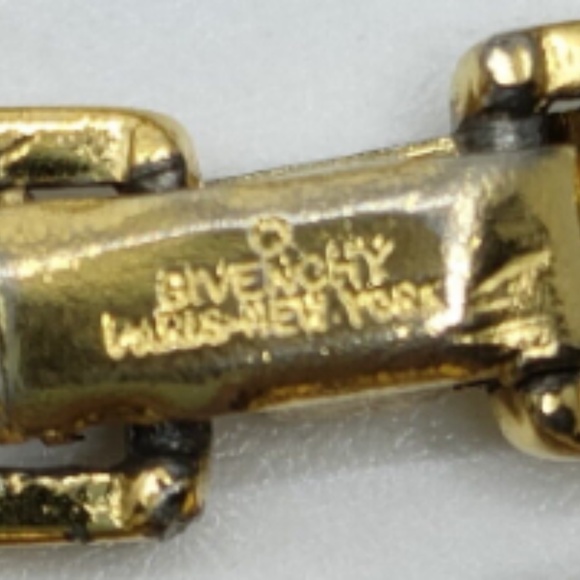 Givenchy Pendant Necklace Gold Tone - Picture 10 of 10